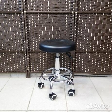 Стул для мастера педикюра, косметолога