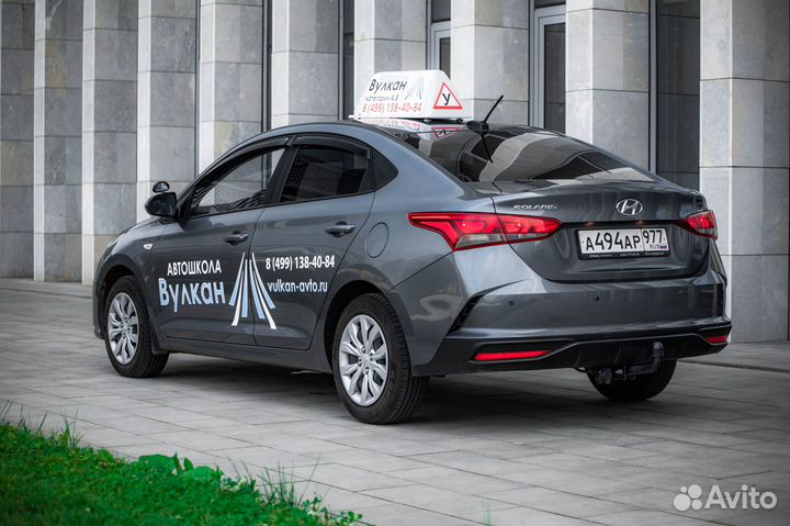 Инструктор по вождению на АКПП