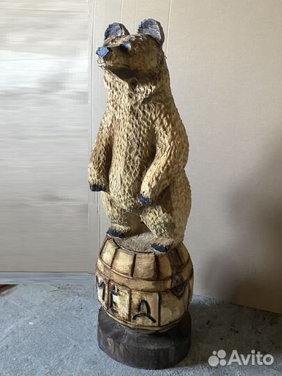 Скульптура из дерева медведь