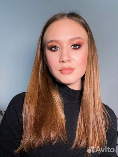 Модель на макияж/брови