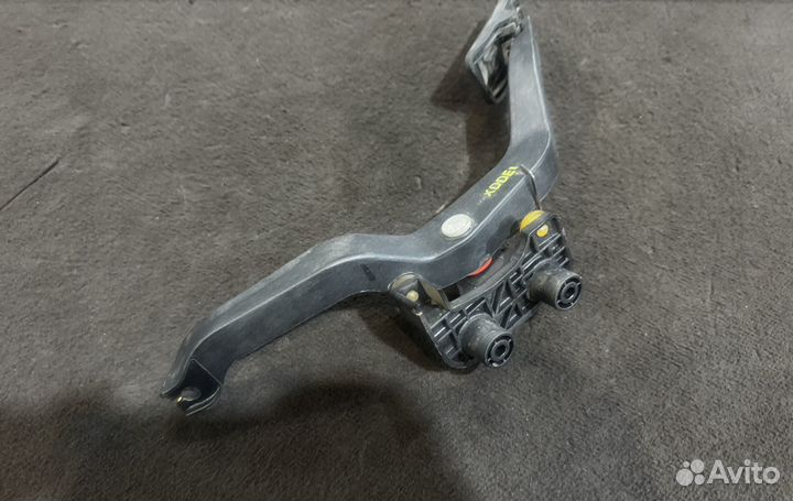 Педаль газа Hyundai Elantra 3 XD Тагаз 1.6