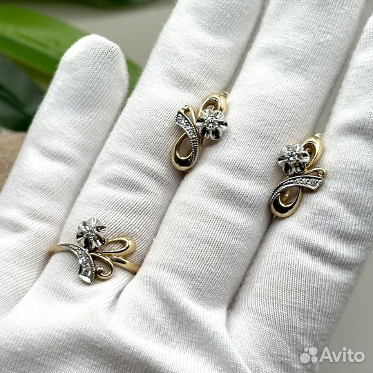 Золотой гарнитур Тюльпаны с бриллиантами 585 пробы