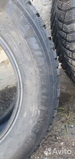 Michelin X-Ice North 4 215/65 R17