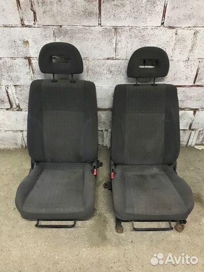 Комплект передних сидений передний Mitsubishi