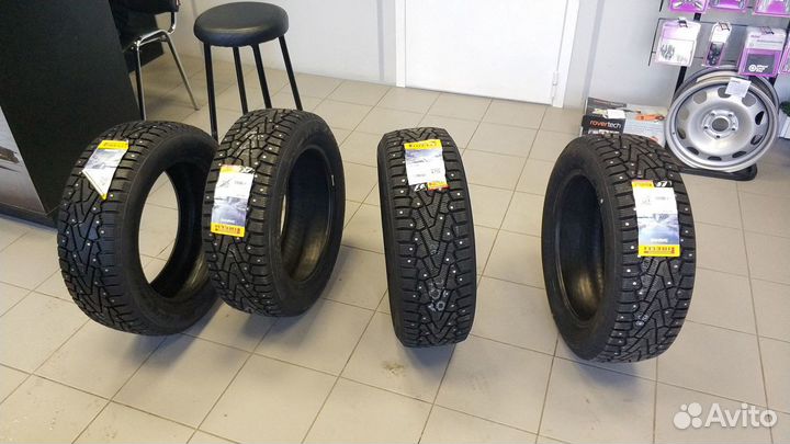Pirelli Winter Ice Zero 305/35 R21