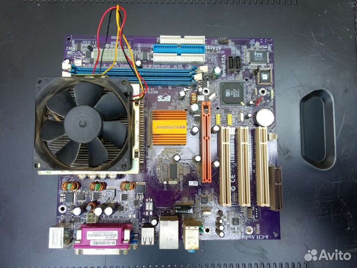 Материнская плата с процессором и памятью