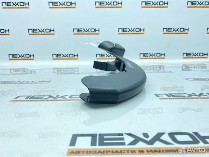 Накладка петли крышки багажника задняя левая Bmw