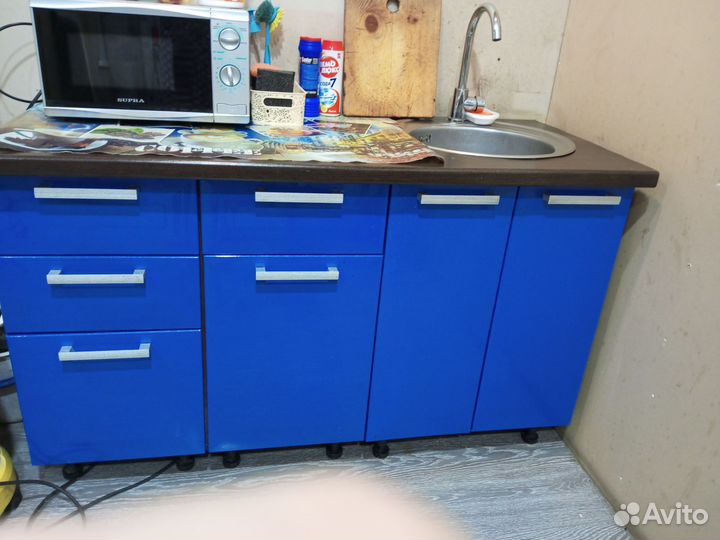 Продам кухонный гарнитур в хорошим состоянии