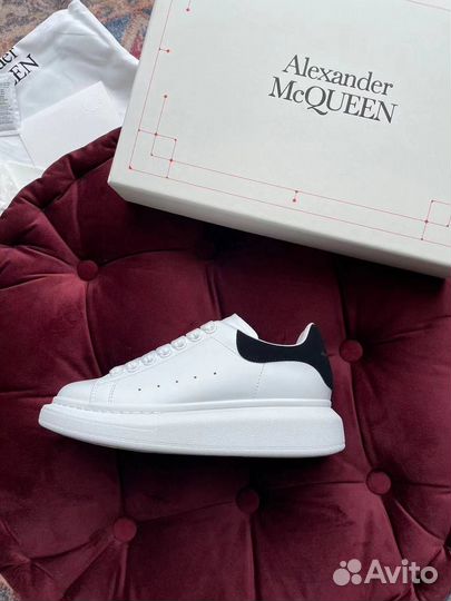 Женские кроссовки mcqueen Oversized Sneakers