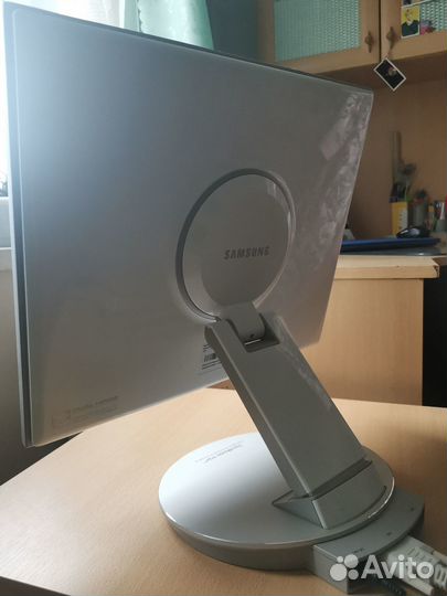 Монитор Samsung SyncMaster 173p plus