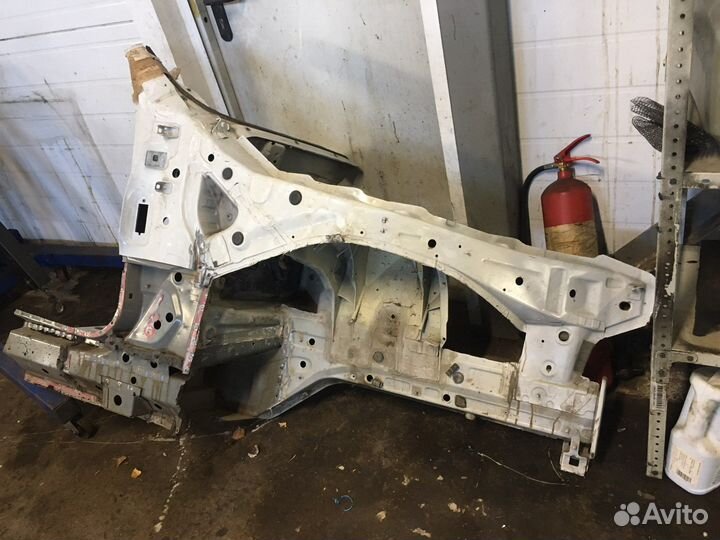 Передняя правая четвердь BMW X6 E71