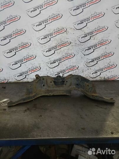 Балка подвески задняя nissan liberty PM12 RM12 зад