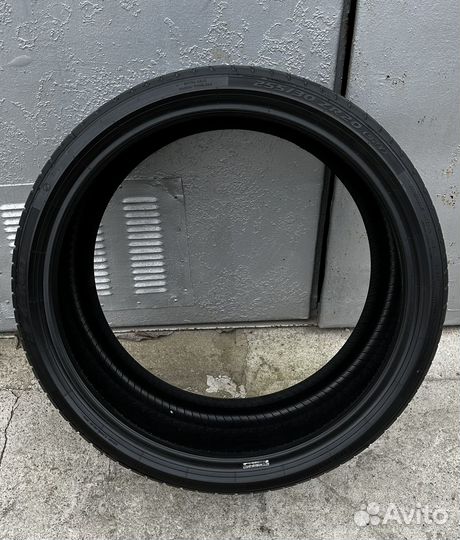 Pirelli P Zero 255/30 R20 92Y