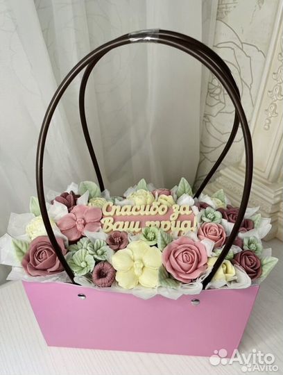 Шоколадные букеты на День учителя в наличии