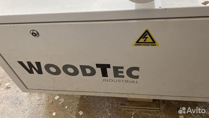 Кромкооблицовочный станок WoodTec EdgeMatic 400