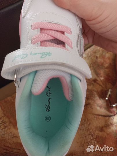 Кроссовки новые, детские, 29