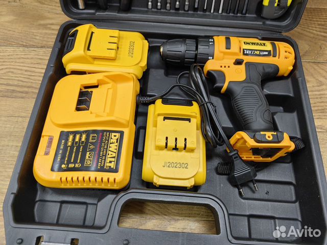 Шуруповерт DeWalt 24v с набором