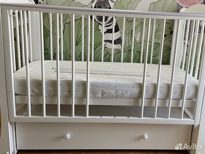 Кровать детская с матрацем