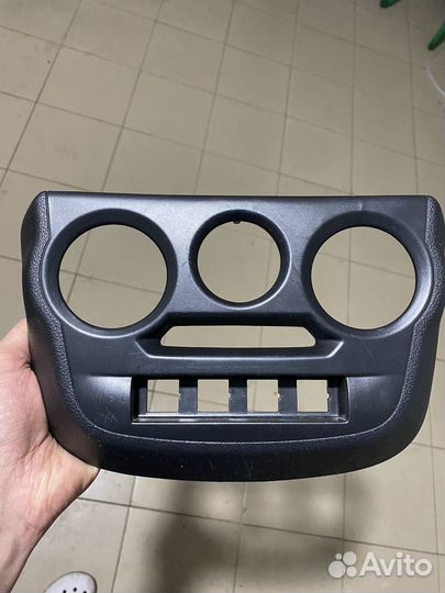 Накладка консоли панели приборов Гранта Фл