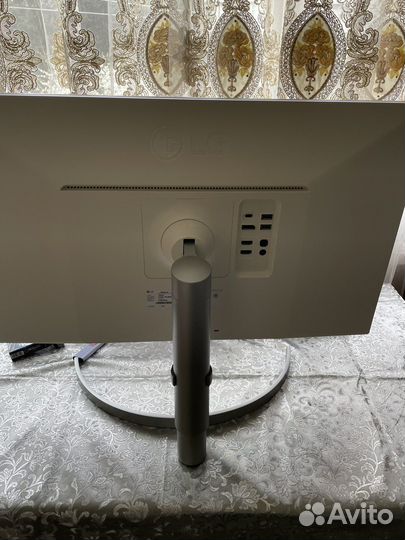 Монитор LG 27UL850-W