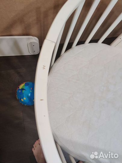 Кроватка-трансформер с маятником