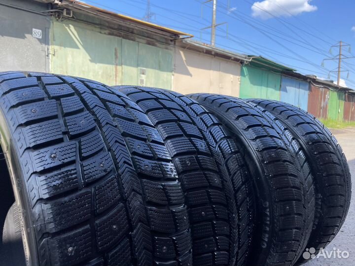 Dynamo Snow-H MWH03 245/40 R18 97