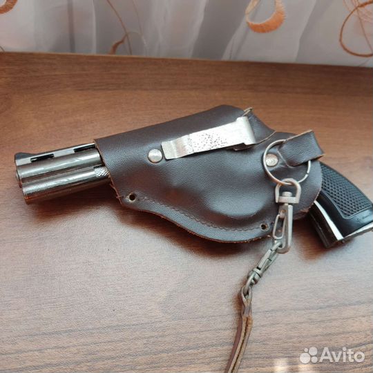 Зажигалка в виде пистолета