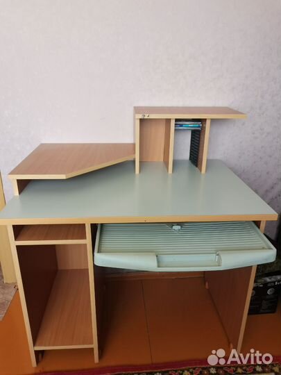 Компьютерный стол