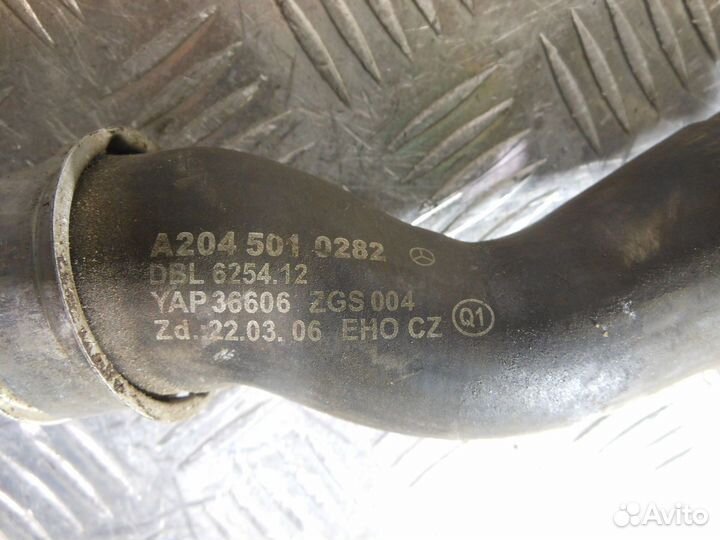 Патрубок радиатора нижний Мерседес 204