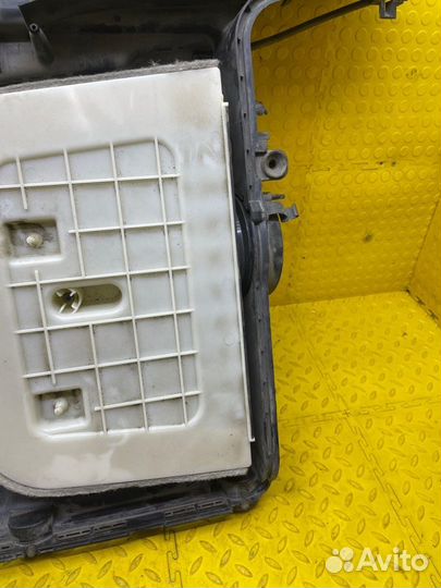 Б/У корпус воздушного фильтра - В хорошем