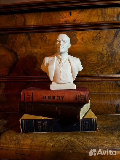 Бюст Ленина