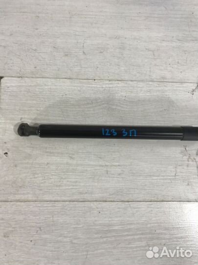 Газовый упор крышки багажника renault arkana 1.3 2