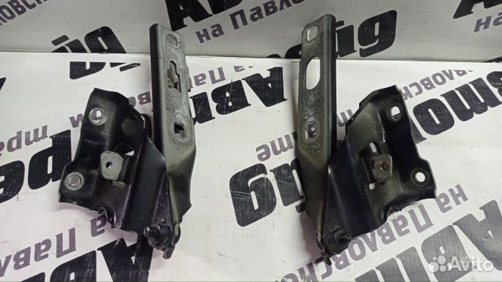 Крепление капота Audi A4 8K2 CDN 11.07.2011