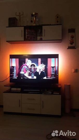Телевизор Philips 50 PUS 6704 Ambilight