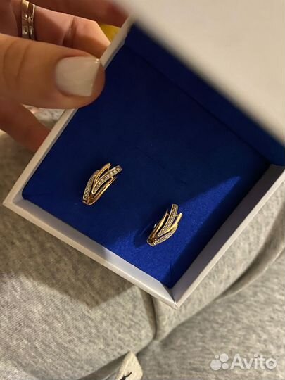 Золотые серьги с фианитами