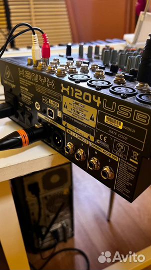 Микшерный пульт Behringer xenyx Х1204 USB