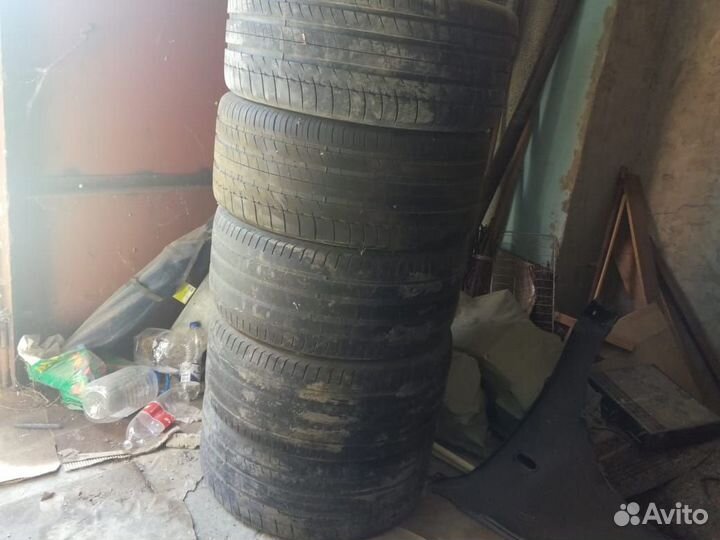 Michelin 4X4 A/T 295/35 R21