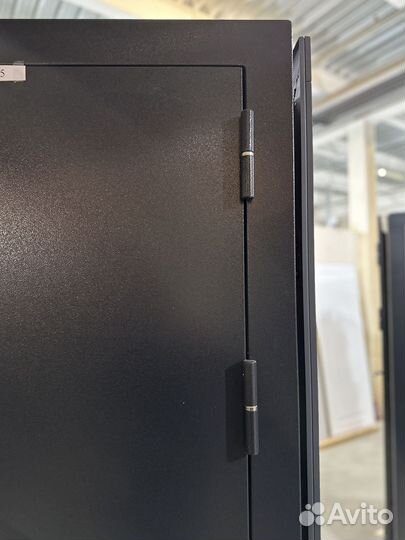 Двери для частного дома с системой терморазрыва