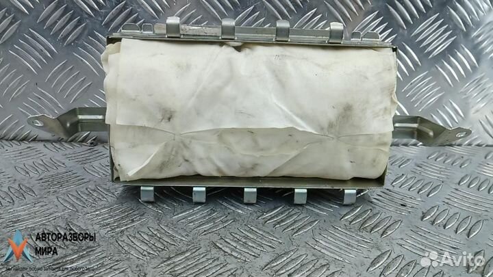 Подушка безопасности пассажира Suzuki Kizashi 2010