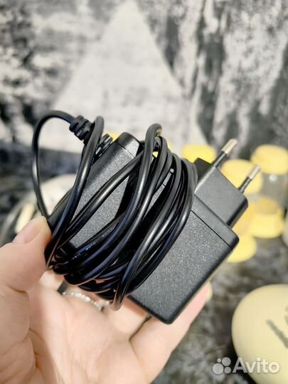 Молокоотсос medela Swing Maxi+бутылочки