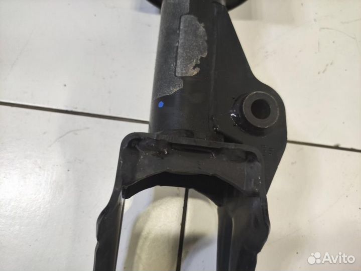 Амортизатор передний правый Porsche Cayenne 958