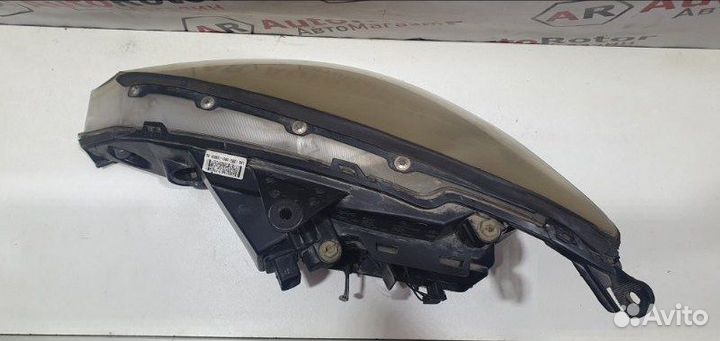 Фара галогеновая правая Ford Focus седан