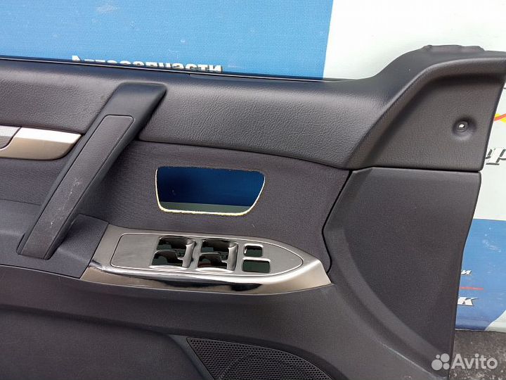 Обшивка двери передней левой Mitsubishi pajero IV