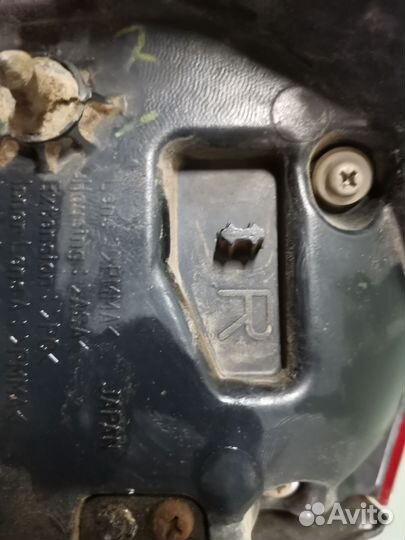 Фонарь Toyota Land Cruiser 200 правый наружний