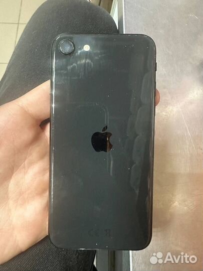 iPhone SE, 64 ГБ