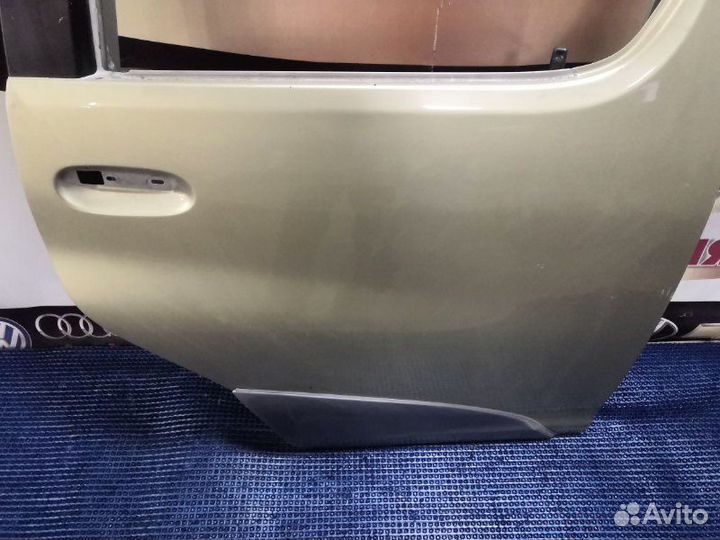 Дверь боковая задняя правая Toyota Funcargo