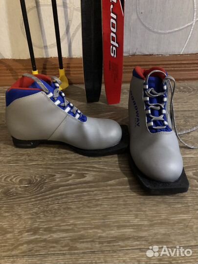 Лыжные ботинки