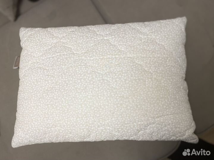 Подушка 50х70, овечья шерсть, упругая, новая