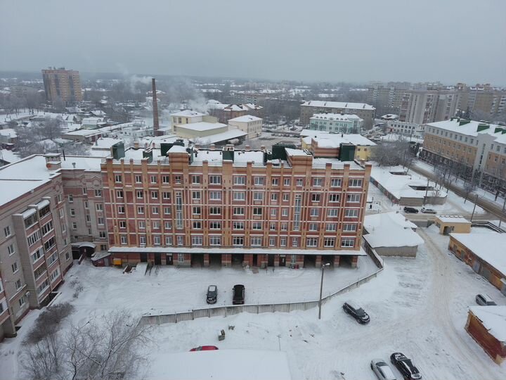 Торгово-офисный центр, 900 м²