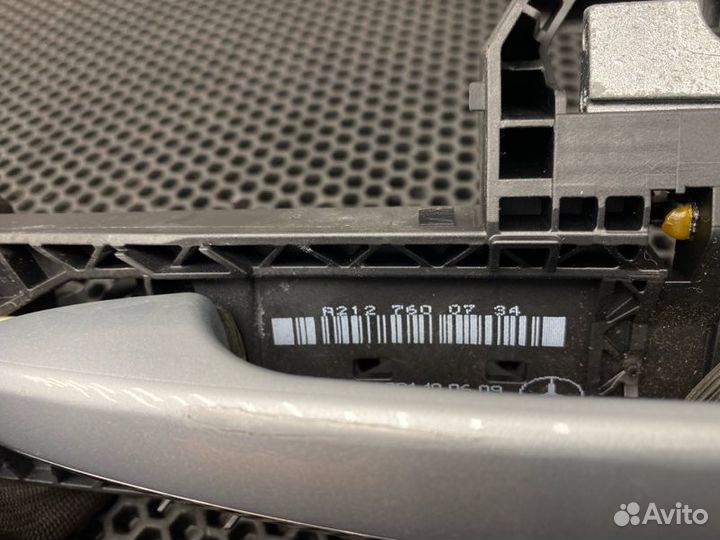 Ручка двери наружная передняя правая Mercedes-Benz